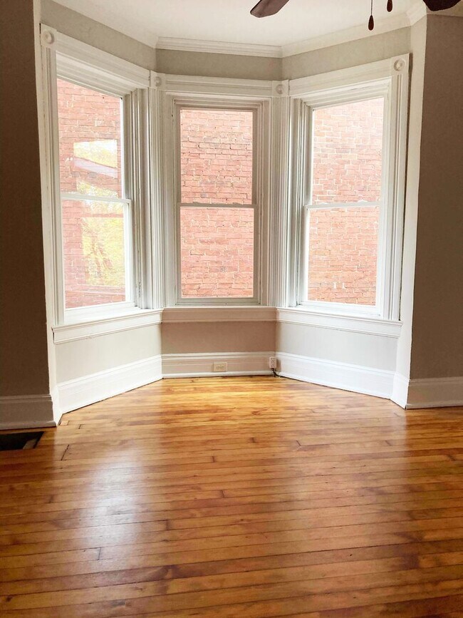 Foto del edificio - 3221 Bishop St