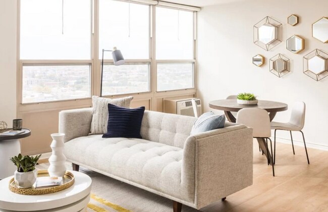 Foto del edificio - 2211 S Michigan Ave