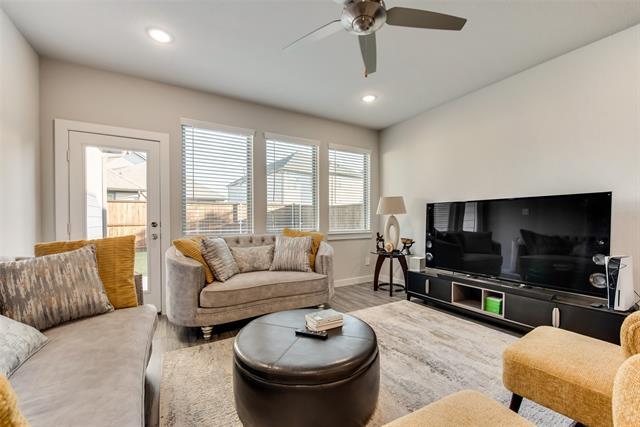 Foto del edificio - 2412 Green River Rd