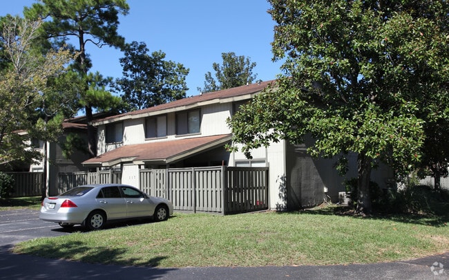 Woods of Filmore Apartments - Edge at Lakeside