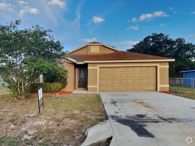 Building Photo - 4892 Palm View Dr N