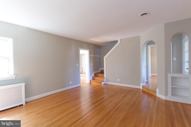 Building Photo - 1713 N Glebe Rd