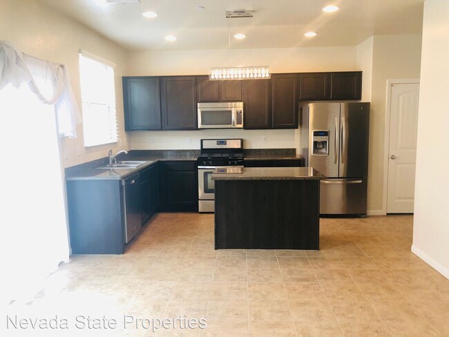 Building Photo - 3 br, 2.5 bath House - 970 Via Gandalfi