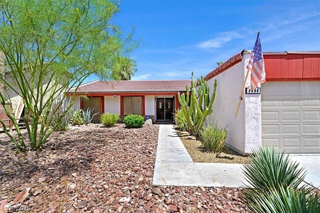 Building Photo - 3956 Clear View Dr