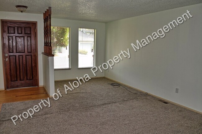 Building Photo - 6901 Freemont St