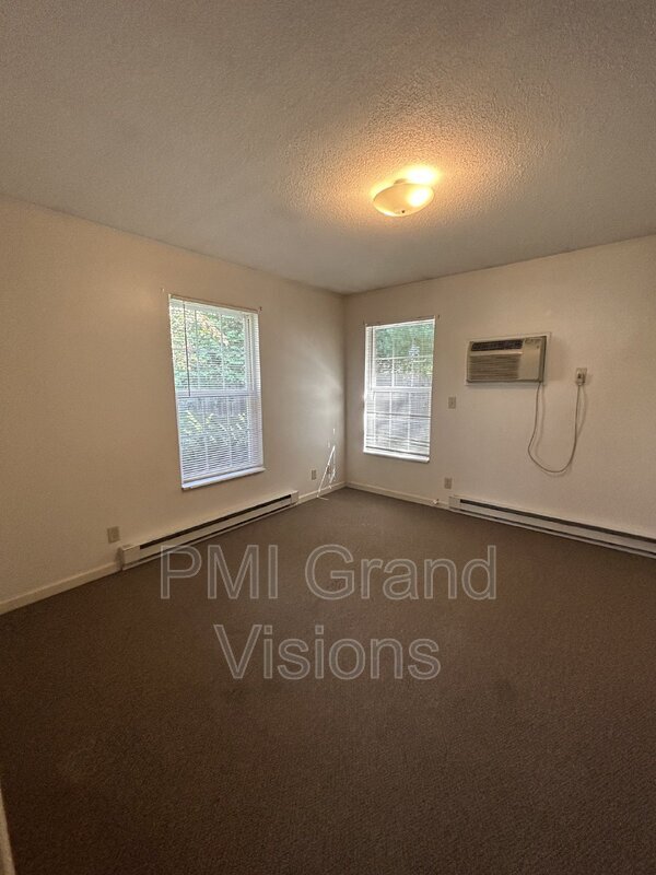 Foto del edificio - 1308 Arthur Ave