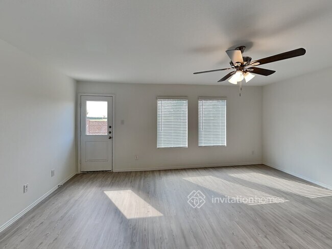 Building Photo - 2707 Spring Time Dr
