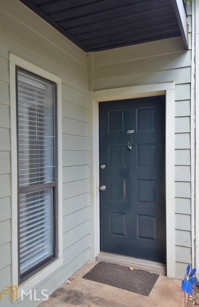 Building Photo - 802 Park Ridge Cir