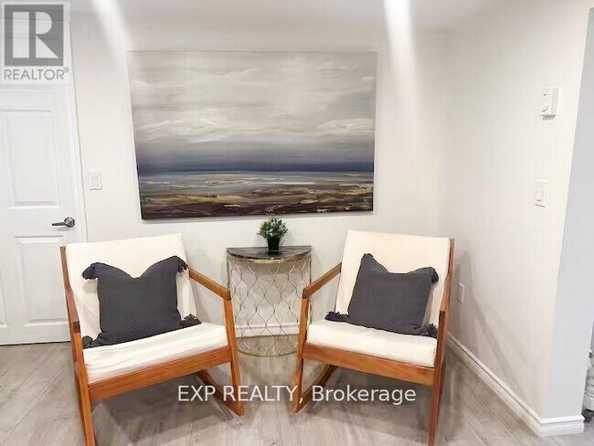 Building Photo - 130 Tremaine St