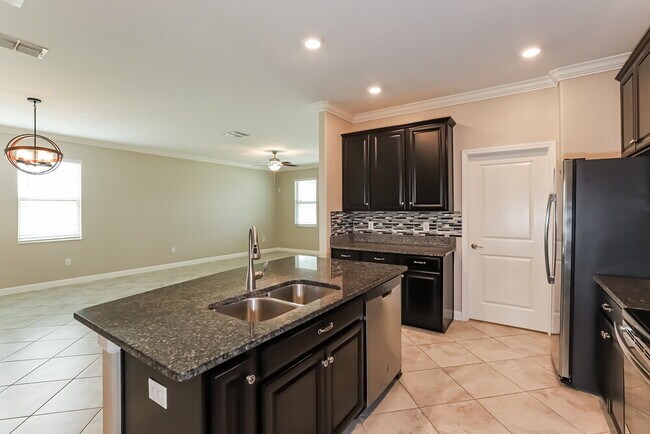Building Photo - 10071 Ivory Dr