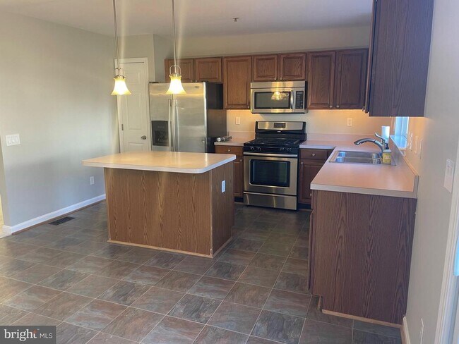 Building Photo - 3806 Colony Point Pl