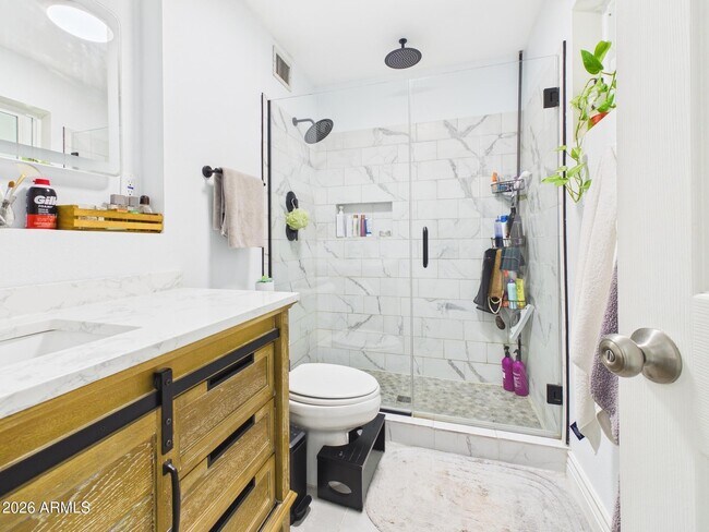 Foto del edificio - 3223 W Joan De Arc Ave