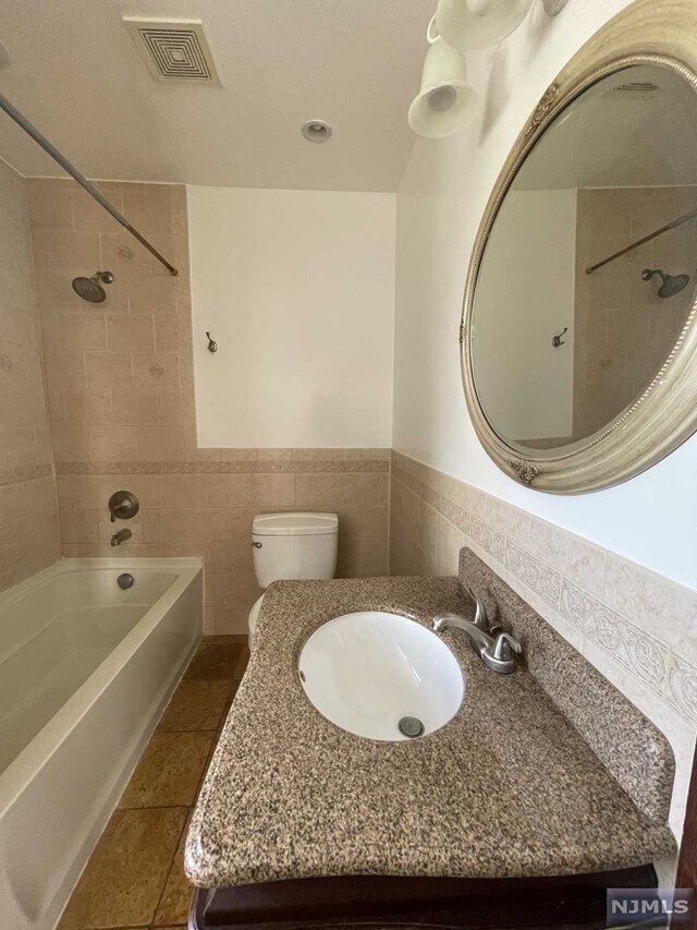 Foto del edificio - 187 Holt St