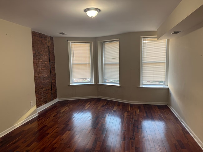 Foto del edificio - Charming 1-Bedroom in the Heart of Charles Village