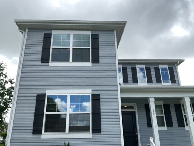 Building Photo - 307 Dogwood Cir