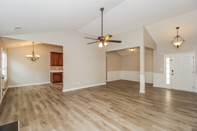 Foto del edificio - 526 Firethorn Ct