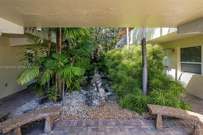 Foto del edificio - 2025 Miami Rd