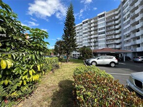 Building Photo - 1200 NE Miami Gardens Dr