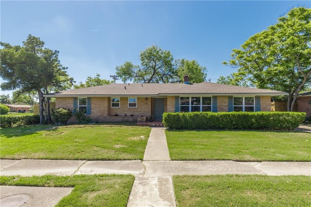 Primary Photo - 501 Dolphin Pl