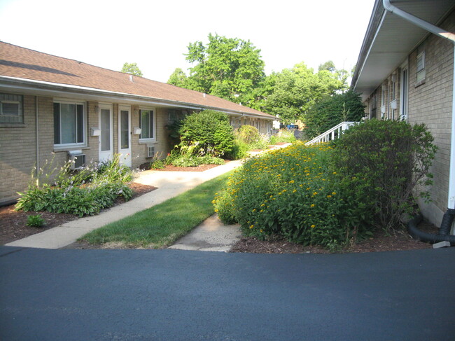 Building Photo - 5009 Florence Ave