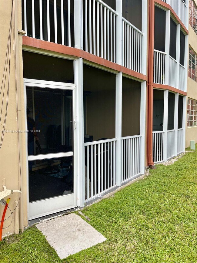 Foto del edificio - 1750 NE 191st St