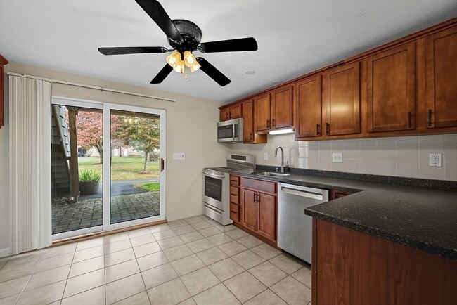 Foto del edificio - 10 Washington Park Dr