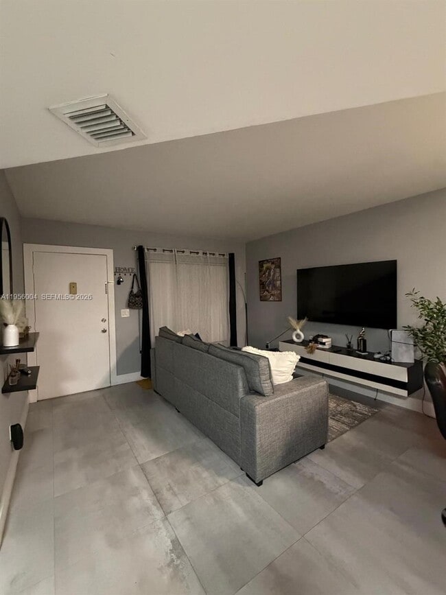 Foto del edificio - 15354 SW 72nd St