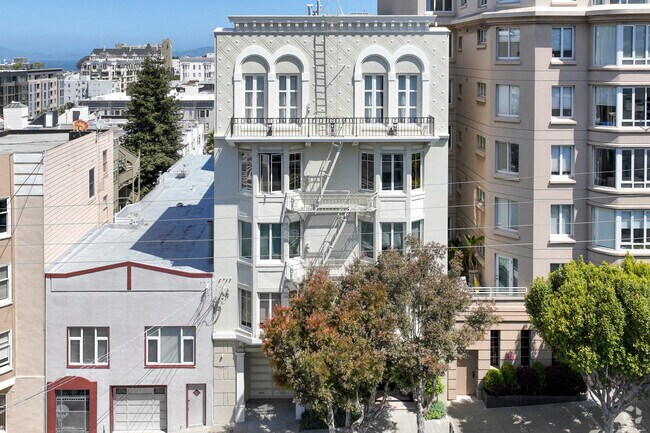 Alternate exterior - 1450 Green St