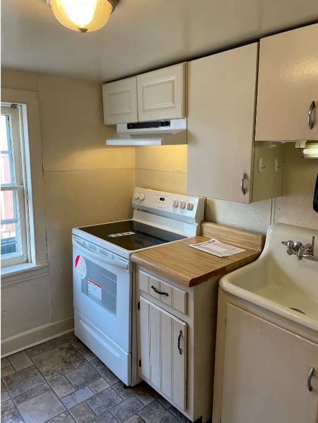 Foto del edificio - 105 S Church St