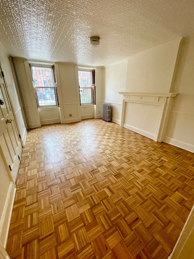Foto principal - 348 15th St