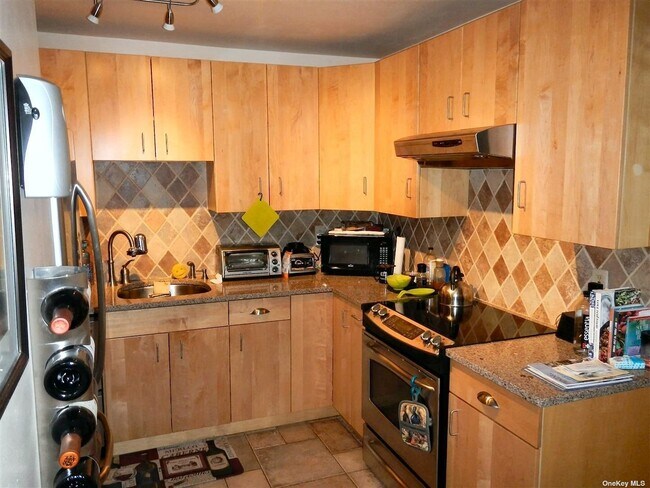 Foto del edificio - 34 Greenmeadow Dr