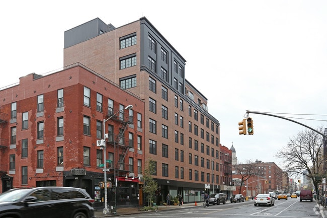 Building Photo - 98 Avenue A