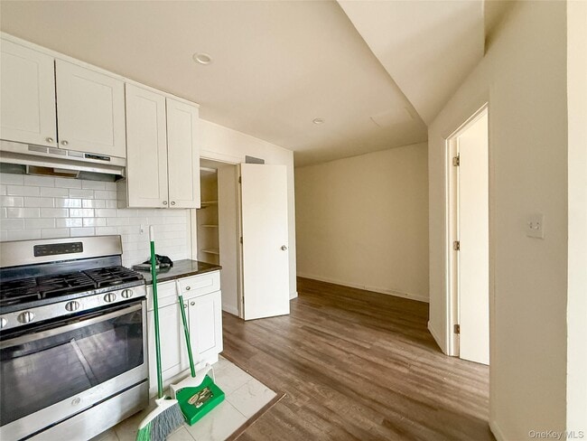 Foto del edificio - 765 Shore Rd
