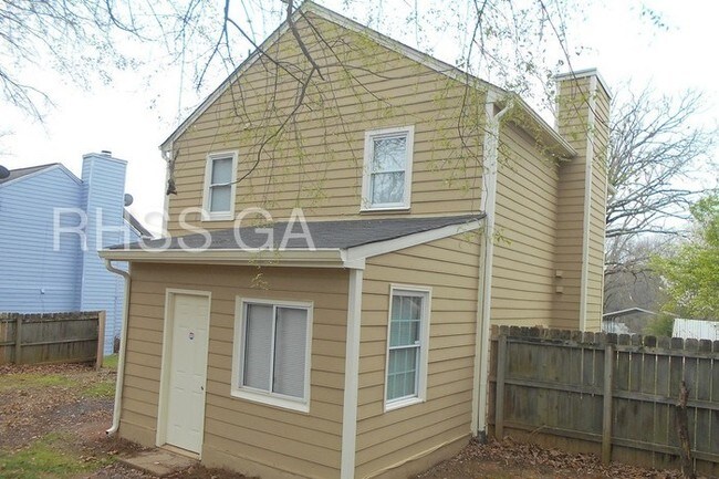 Building Photo - 2100 Hilda Burns Pl