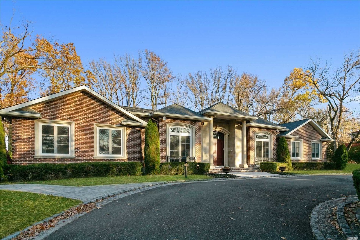 Primary Photo - 37 Remsen Rd