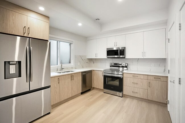 Building Photo - 6123-6133 33 Ave NW