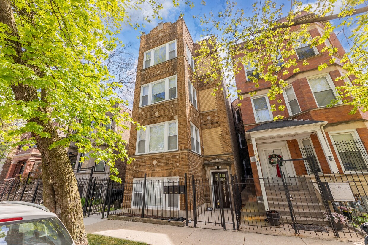 Foto principal - 1321 S Millard Ave