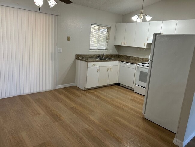 Foto del edificio - Coming Soon, 2/2 Home in the Lake Joy & Magic Lake Communities