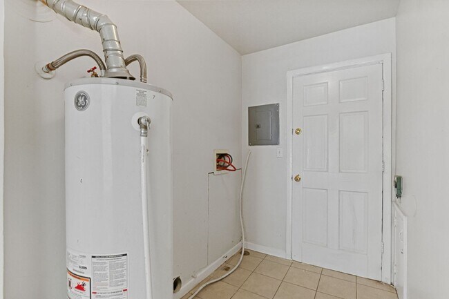 Foto del edificio - Newly Renovated 2 bed/1 bath home!!