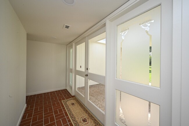 Foto del edificio - 14420 Westway Ln