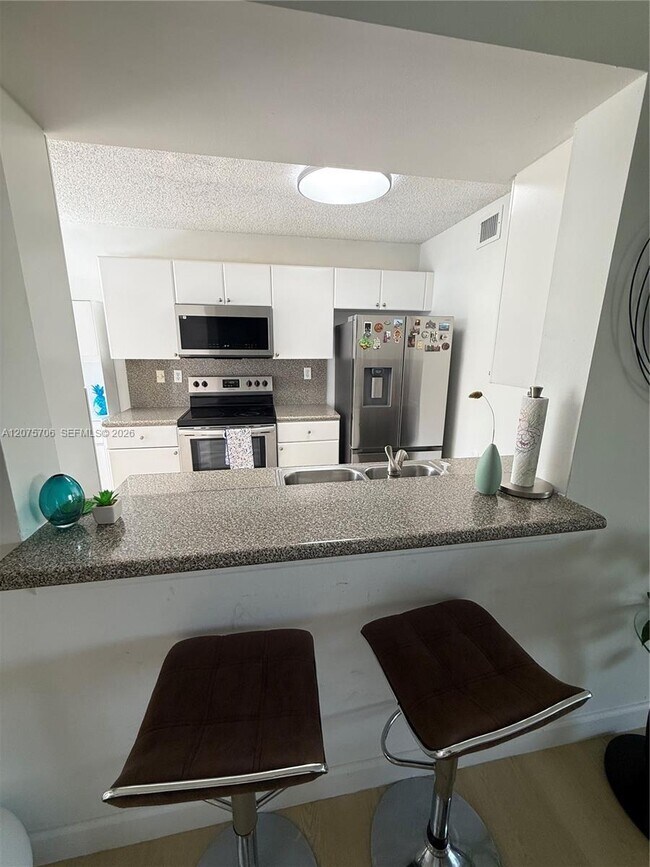 Foto del edificio - 4974 NW 97th Pl