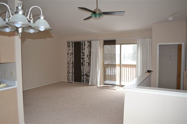 Foto del edificio - 3018 Forest Creek Ct