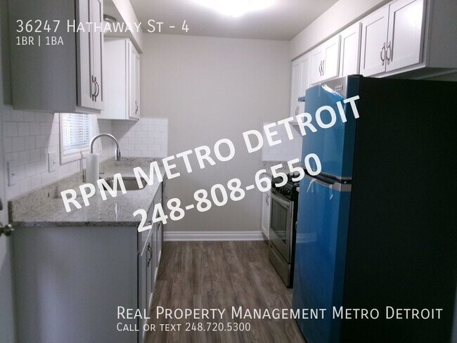 Building Photo - UPDATED 1 BEDROOM UPPER LEVEL APARTMENT IN...