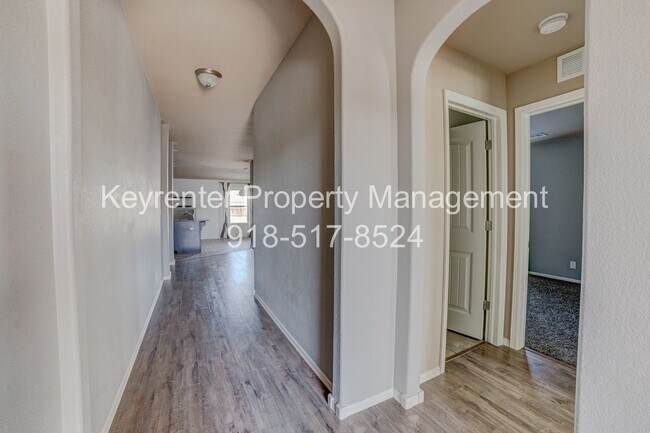 Foto del edificio - 15105 E 110th St N