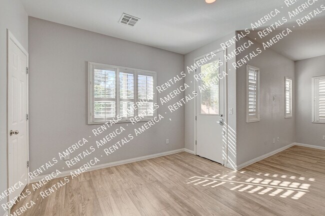 Foto del edificio - 8271 Southern Cross Ave