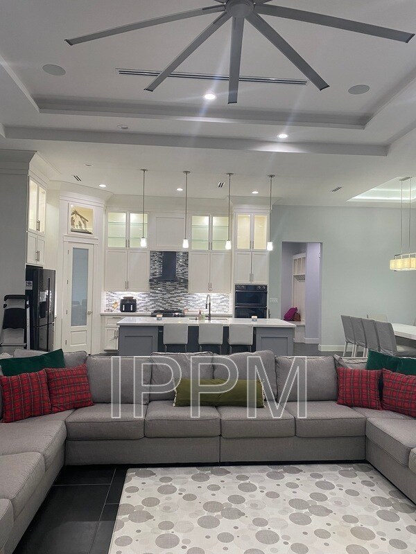 Foto del edificio - 14609 Johnston Ln