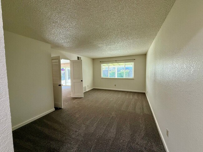 Foto del edificio - Single story home in established neighborhood!