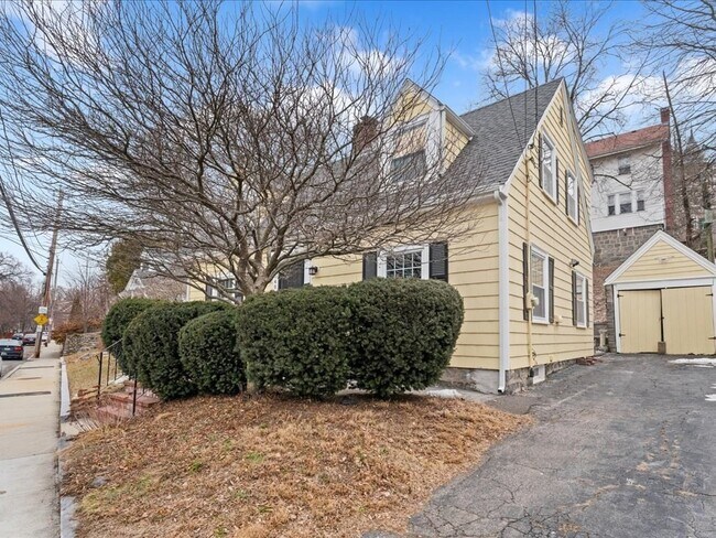 Foto del edificio - 40 Lake Shore Rd