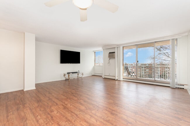 Building Photo - 2201 S Highland Ave