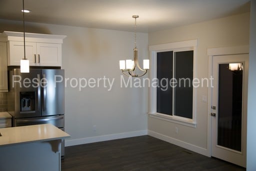 Building Photo - Beautiful Modern Lehi Gateway Townhome
